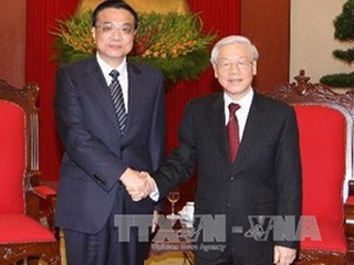 En visite au Vietnam, Li Keqiang est reçu par des dirigeants du Parti et de l’Etat - ảnh 1